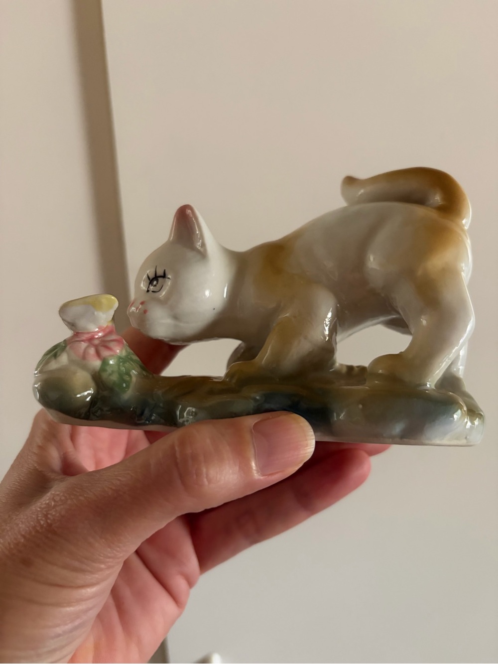 Vintage Mid Century Elegant porcelain cat figurine